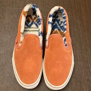 Vans Suede Sherpa Classic Slip-on Size 7.5 Men or 9 Womens